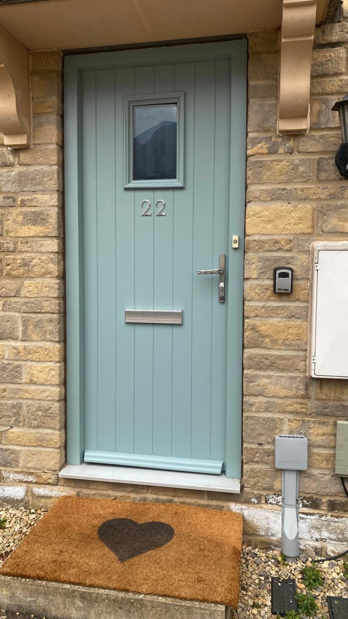 Modern Town House In Cotswolds - 3 Double Bedrooms 위트니 외부 사진